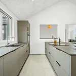 Exclusive Newly Built Pool House With Outdoor - 1032 *