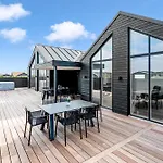 Exclusive Newly Built Pool House With Outdoor - 1032