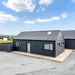Exclusive Newly Built Pool House With Outdoor - 1032