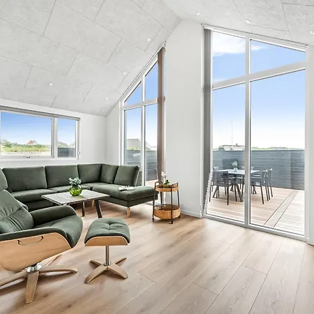 Exclusive Newly Built Pool House With Outdoor - 1032