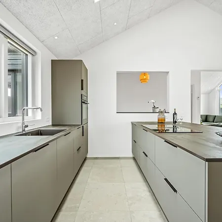 Exclusive Newly Built Pool House With Outdoor - 1032 *