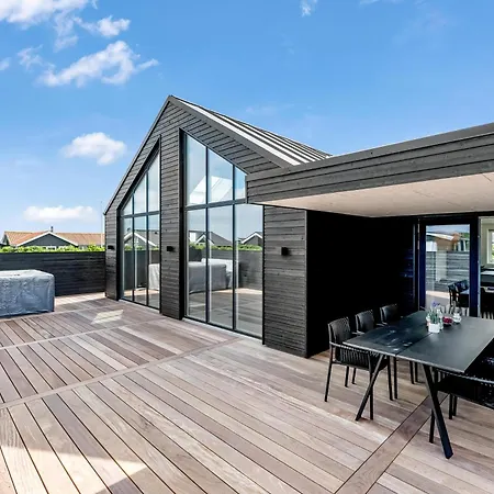 Exclusive Newly Built Pool House With Outdoor - 1032