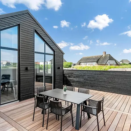 Exclusive Newly Built Pool House With Outdoor - 1032