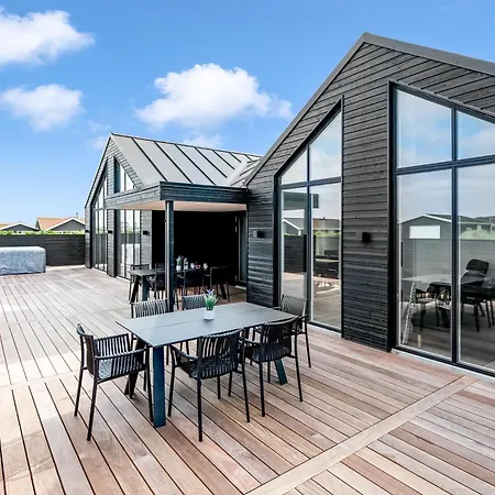 Exclusive Newly Built Pool House With Outdoor - 1032