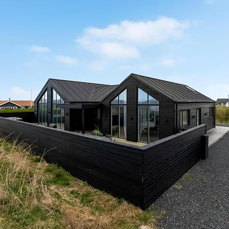 Exclusive Newly Built Pool House With Outdoor - 1032 *