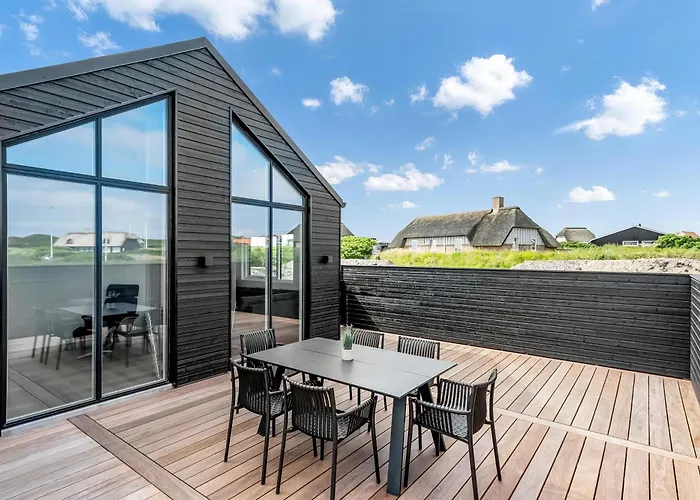 Exclusive Newly Built Pool House With Outdoor - 1032