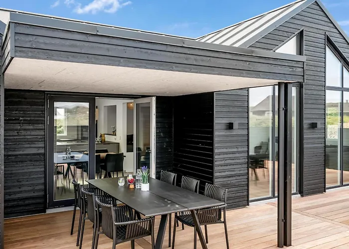 Exclusive Newly Built Pool House With Outdoor - 1032 *